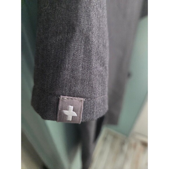 Figs Technical Collection Casma Women's Medium Graphite Gray V-Neck Scrub Top - Picture 4 of 5